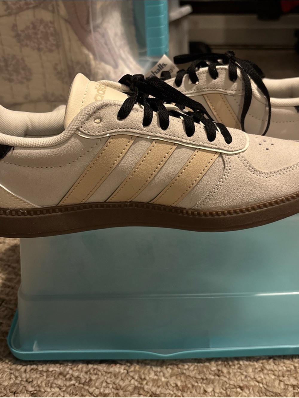 Adidas Women’s Breaknet Sleek Size 7.  IH1378